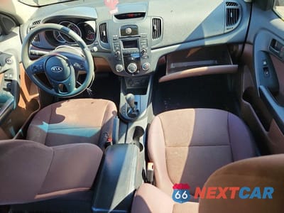 Zdjęcie 8 z 11 samochodu: 2010 KIA FORTE EX VIN:KNAFU4A27A5224034 - miniatura