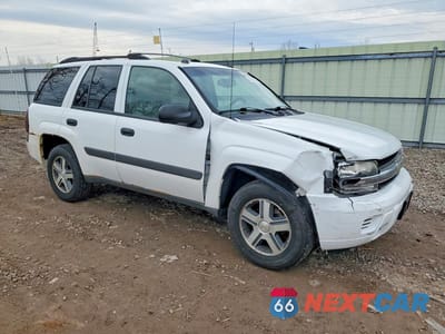 Czwarte zdjęcie samochodu z boku: 2005 CHEVROLET TRAILBLAZER LS VIN:1GNDT13S852264002 - miniatura