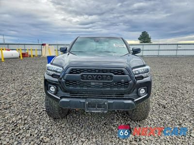Piąte zdjęcie samochodu w środku: 2022 TOYOTA TACOMA TRD OFF-ROAD VIN:3TMCZ5AN0NM498022 - miniatura