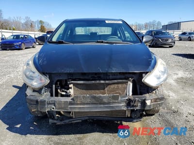 Piąte zdjęcie samochodu w środku: 2013 HYUNDAI ACCENT GLS VIN:KMHCT4AE5DU443745 - miniatura