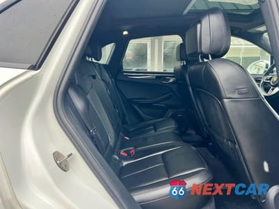 Zdjęcie 6 z 11 samochodu: 2015 PORSCHE MACAN S VIN:WP1AB2A55FLB66671 - miniatura