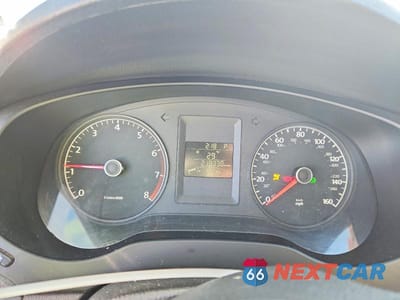 Zdjęcie 9 z 12 samochodu: 2011 VOLKSWAGEN JETTA BASE VIN:3VW2K7AJ9BM022367 - miniatura