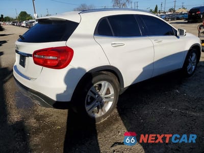 Trzecie zdjęcie samochodu z tyłu: 2015 MERCEDES-BENZ GLA 250 VIN:WDCTG4EB9FJ151801 - miniatura