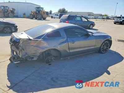 Trzecie zdjęcie samochodu z tyłu: 2013 FORD MUSTANG GT VIN:1ZVBP8CF4D5284483 - miniatura