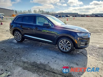 Czwarte zdjęcie samochodu z boku: 2017 AUDI Q7 PREMIUM PLUS VIN:WA1LAAF76HD033264 - miniatura