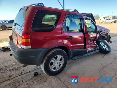 Trzecie zdjęcie samochodu z tyłu: 2004 FORD ESCAPE XLT VIN:1FMCU03154DA13987 - miniatura