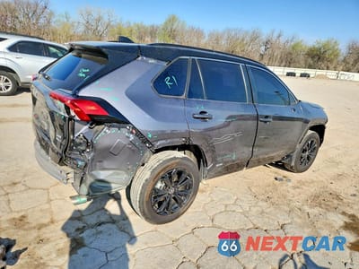 Trzecie zdjęcie samochodu z tyłu: 2025 TOYOTA RAV4 HYBRID XSE VIN:4T3E6RFVXSU180338 - miniatura