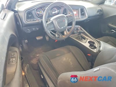 Zdjęcie 8 z 12 samochodu: 2016 DODGE CHALLENGER SXT VIN:2C3CDZAG3GH209678 - miniatura