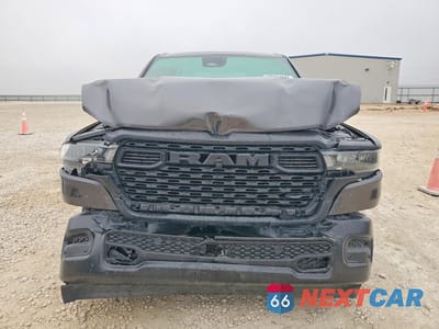 Piąte zdjęcie samochodu w środku: 2025 RAM 1500 TRADESMAN VIN:1C6RREGGXSN647547 - miniatura
