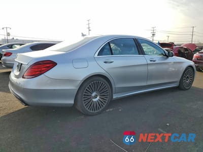 Trzecie zdjęcie samochodu z tyłu: 2015 MERCEDES-BENZ S 550 VIN:WDDUG8CB9FA068749 - miniatura