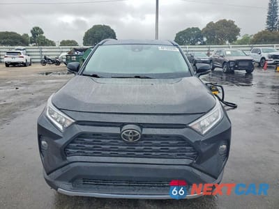 Piąte zdjęcie samochodu w środku: 2020 TOYOTA RAV4 XLE VIN:2T3W1RFV7LC050989 - miniatura