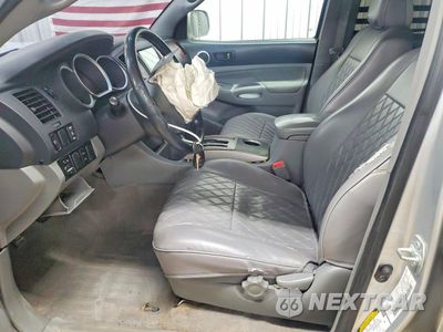 Zdjęcie 7 z 13 samochodu: 2006 TOYOTA TACOMA V6 VIN:3TMMU52N36M002830 - miniatura