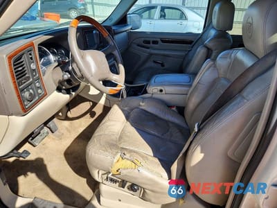 Zdjęcie 7 z 12 samochodu: 2002 CADILLAC ESCALADE EXT VIN:3GYEK63N52G280369 - miniatura