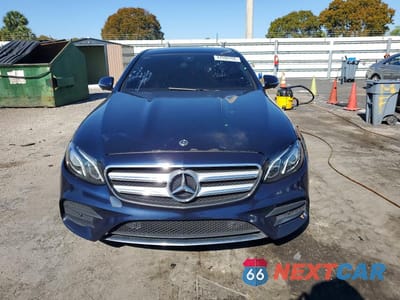 Piąte zdjęcie samochodu w środku: 2020 MERCEDES-BENZ E 350 4MATIC VIN:WDDZF8EBXLA748340 - miniatura