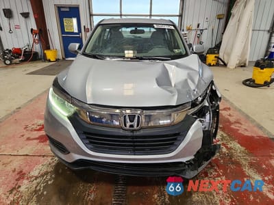 Piąte zdjęcie samochodu w środku: 2021 HONDA HR-V LX VIN:3CZRU6H34MM715986 - miniatura