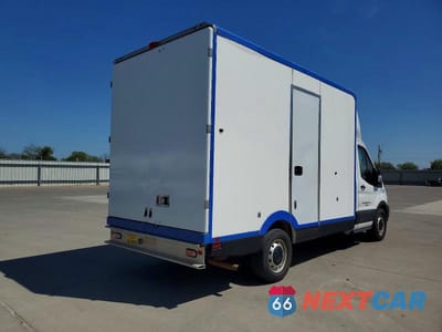 Czwarte zdjęcie samochodu z boku: 2023 FORD TRANSIT DELIVERY TRUCK VIN:1FDBW5ZGXPKA23154 - miniatura