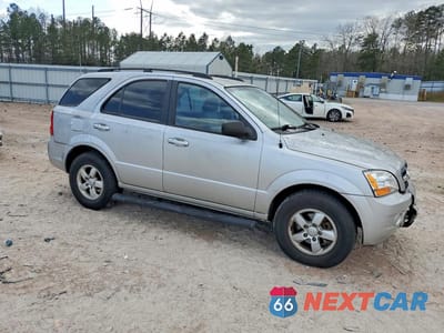 Czwarte zdjęcie samochodu z boku: 2009 KIA SORENTO BASE VIN:KNDJD735795878288 - miniatura