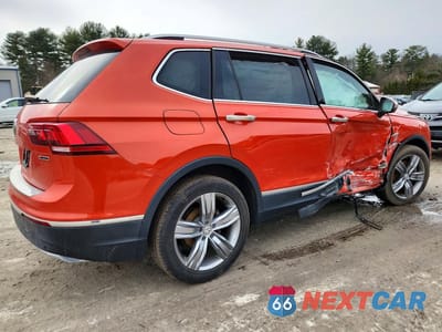 Trzecie zdjęcie samochodu z tyłu: 2019 VOLKSWAGEN TIGUAN SEL PREMIUM VIN:3VV4B7AX9KM120994 - miniatura