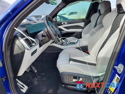 Zdjęcie 7 z 11 samochodu: 2024 BMW X5 M COMPETITION VIN:5YM13ET05R9T77511 - miniatura