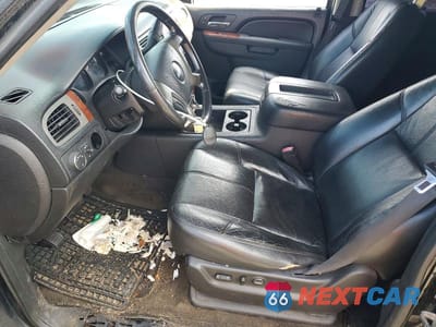 Zdjęcie 7 z 13 samochodu: 2013 CHEVROLET SUBURBAN K1500 LT VIN:1GNSKJE79DR251185 - miniatura