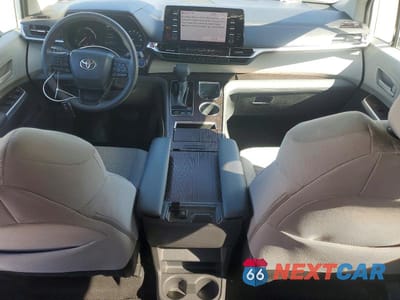 Zdjęcie 8 z 13 samochodu: 2023 TOYOTA SIENNA LE 8-PASSENGER VIN:5TDKRKEC8PS163984 - miniatura