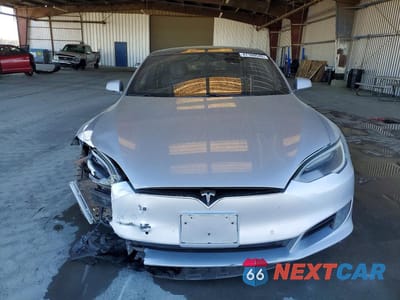 Piąte zdjęcie samochodu w środku: 2016 TESLA MODEL S VIN:5YJSA1E45GF175301 - miniatura