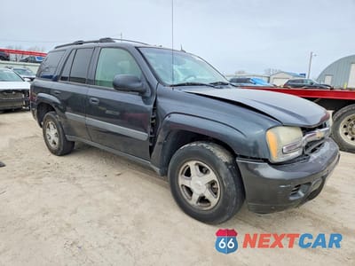 Czwarte zdjęcie samochodu z boku: 2005 CHEVROLET TRAILBLAZER LS VIN:1GNDT13S552300664 - miniatura