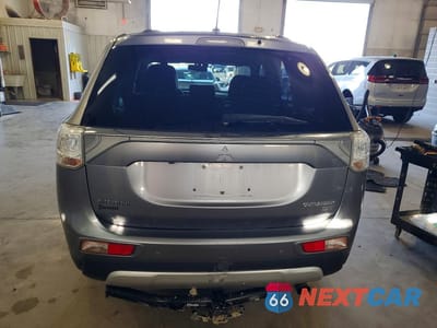 Zdjęcie 6 z 12 samochodu: 2015 MITSUBISHI OUTLANDER GT VIN:JA4JZ4AX7FZ000475 - miniatura