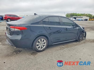 Trzecie zdjęcie samochodu z tyłu: 2022 TOYOTA COROLLA LE VIN:JTDEPMAE7NJ217114 - miniatura