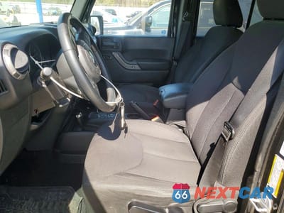 Zdjęcie 7 z 13 samochodu: 2014 JEEP WRANGLER UNLIMITED SPORT VIN:1C4BJWDG2EL309913 - miniatura