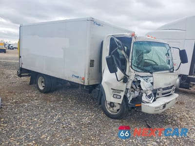 Czwarte zdjęcie samochodu z boku: 2024 ISUZU NPR HD BOX TRUCK VIN:54DC4W1DXRS211693 - miniatura