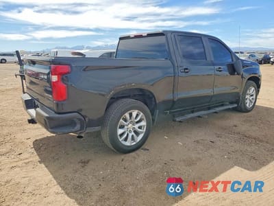 Trzecie zdjęcie samochodu z tyłu: 2023 CHEVROLET SILVERADO C1500 CUSTOM VIN:3GCPABEK4PG210642 - miniatura
