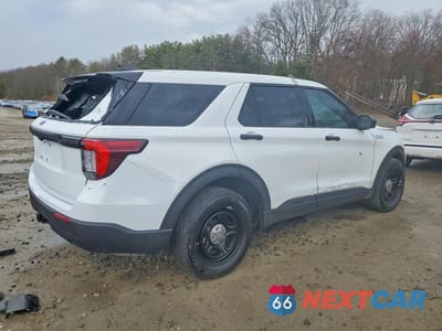 Trzecie zdjęcie samochodu z tyłu: 2025 FORD EXPLORER POLICE INTERCEPTOR VIN:1FM5K8AB8SGB04630 - miniatura