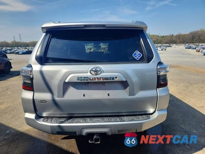 Zdjęcie 6 z 13 samochodu: 2014 TOYOTA 4RUNNER SR5 VIN:JTEZU5JR7E5069067 - miniatura