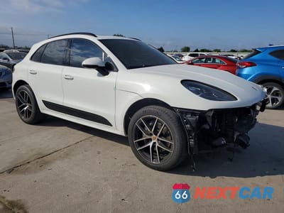 Czwarte zdjęcie samochodu z boku: 2024 PORSCHE MACAN BASE VIN:WP1AA2A53RLB10316 - miniatura