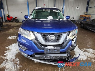 Piąte zdjęcie samochodu w środku: 2018 NISSAN ROGUE SV VIN:KNMAT2MVXJP532992 - miniatura