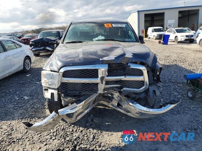 Piąte zdjęcie samochodu w środku: 2019 RAM TRUCKS 1500 CLASSIC SLT VIN:1C6RR7TT2KS606460 - miniatura