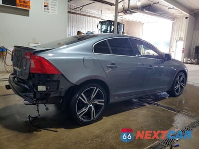 Trzecie zdjęcie samochodu z tyłu: 2017 VOLVO S60 R DESIGN VIN:YV149MTS2H2420039 - miniatura