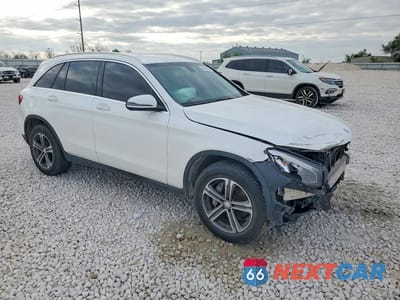 Czwarte zdjęcie samochodu z boku: 2016 MERCEDES-BENZ GLC 300 VIN:WDC0G4JB6GF110846 - miniatura