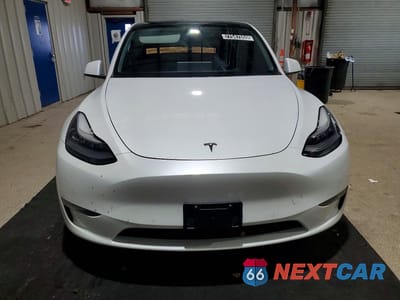 Piąte zdjęcie samochodu w środku: 2020 TESLA MODEL Y VIN:5YJYGDEEXLF009563 - miniatura