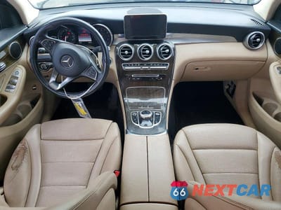 Zdjęcie 8 z 12 samochodu: 2019 MERCEDES-BENZ GLC 300 VIN:WDC0G4JB7KF543214 - miniatura