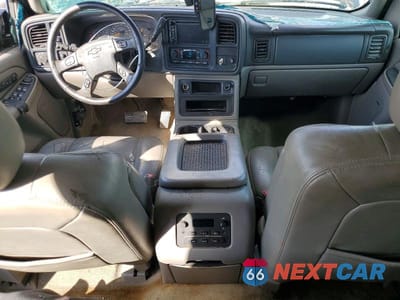 Zdjęcie 8 z 14 samochodu: 2005 CHEVROLET SUBURBAN K1500 VIN:3GNFK16Z25G229578 - miniatura