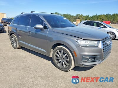 Czwarte zdjęcie samochodu z boku: 2017 AUDI Q7 PRESTIGE VIN:WA1VAAF7XHD033891 - miniatura