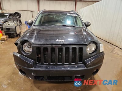 Piąte zdjęcie samochodu w środku: 2010 JEEP COMPASS SPORT VIN:1J4NF4FB4AD582659 - miniatura