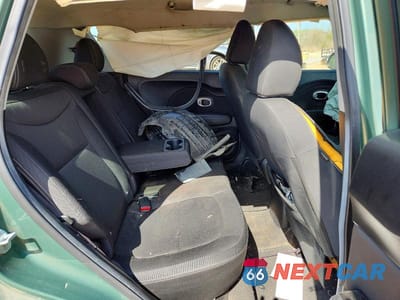 Zdjęcie 10 z 12 samochodu: 2014 KIA SOUL BASE VIN:KNDJN2A2XE7045043 - miniatura