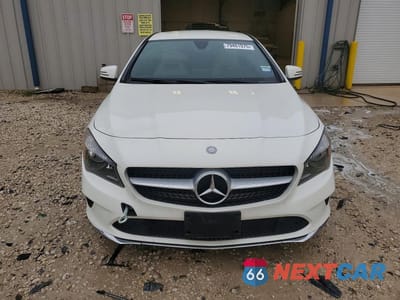 Piąte zdjęcie samochodu w środku: 2017 MERCEDES-BENZ CLA 250 VIN:WDDSJ4EB9HN467185 - miniatura