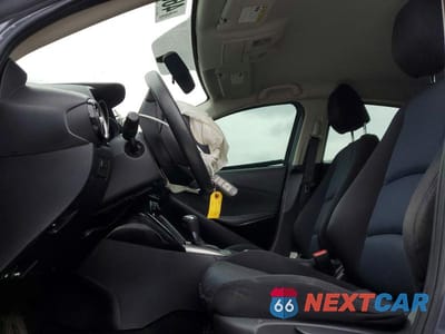 Zdjęcie 7 z 12 samochodu: 2016 TOYOTA YARIS VIN:3MYDLBYVXGY103223 - miniatura