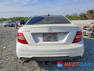 Zdjęcie 6 z 11 samochodu: 2015 MERCEDES-BENZ C 250 VIN:WDDGJ4HB3FG360121 - miniatura