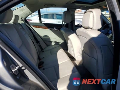 Zdjęcie 10 z 12 samochodu: 2012 MERCEDES-BENZ C 250 VIN:WDDGF4HBXCA656186 - miniatura