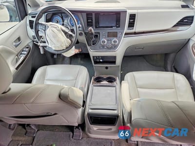 Zdjęcie 8 z 14 samochodu: 2017 TOYOTA SIENNA XLE 8-PASSENGER VIN:5TDYZ3DC5HS887277 - miniatura